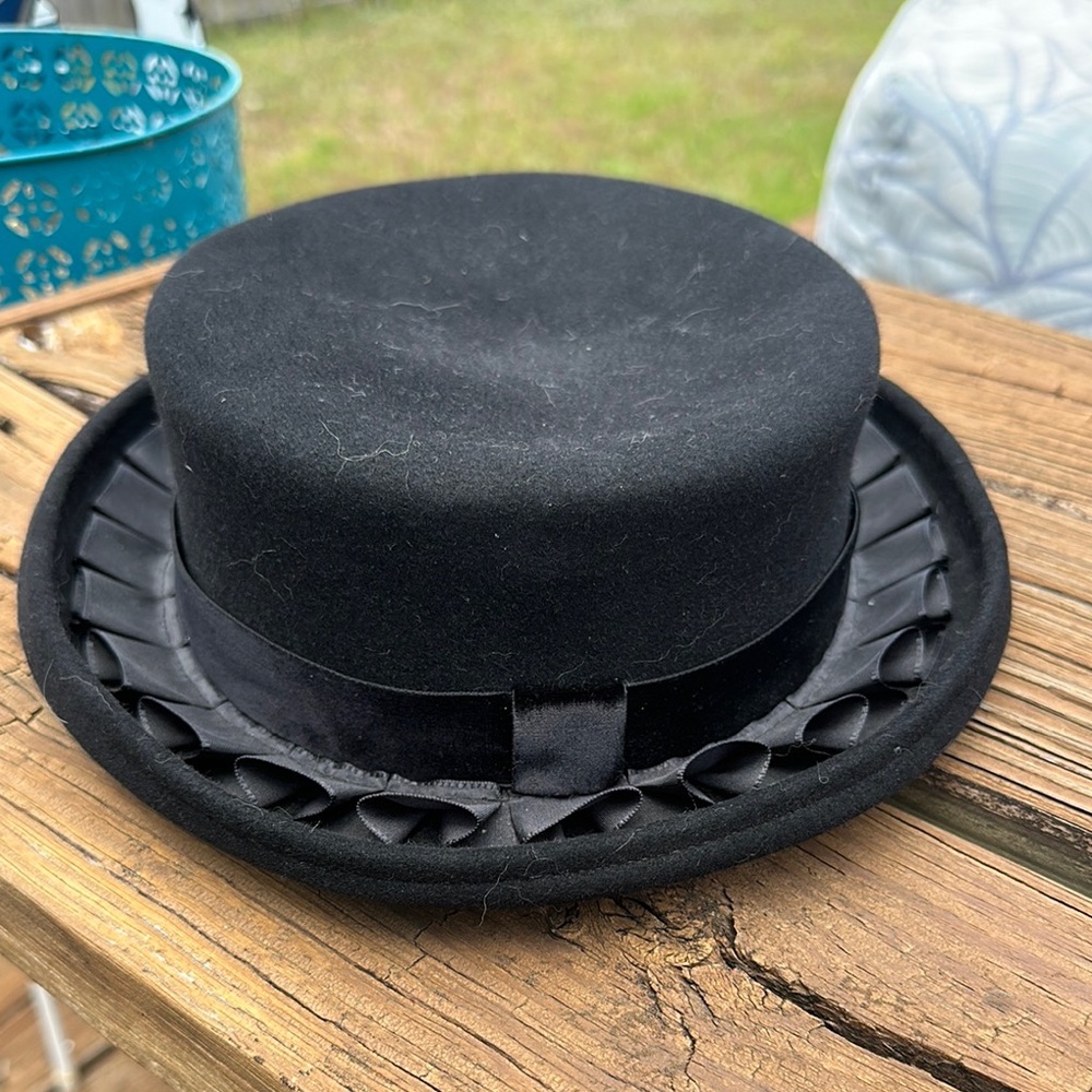 Chanel show hat 🎩